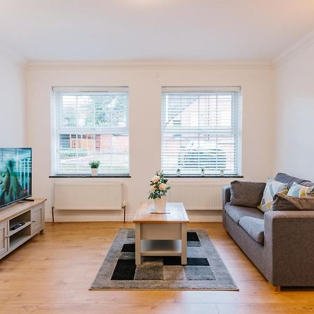 נורת'המפטון 05Th Residence Of Lord Avenue Sleeps Five People מראה חיצוני תמונה